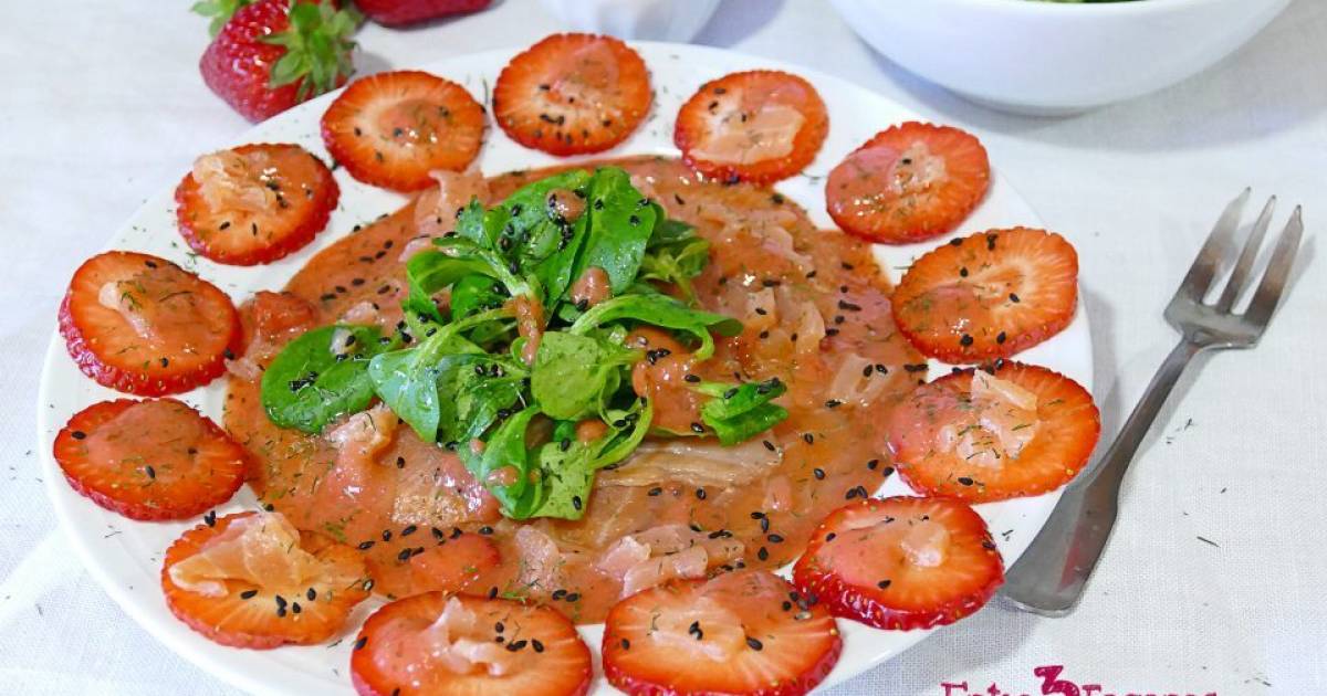 Carpaccio de salmón ahumado y fresas Cocina y recetas fáciles