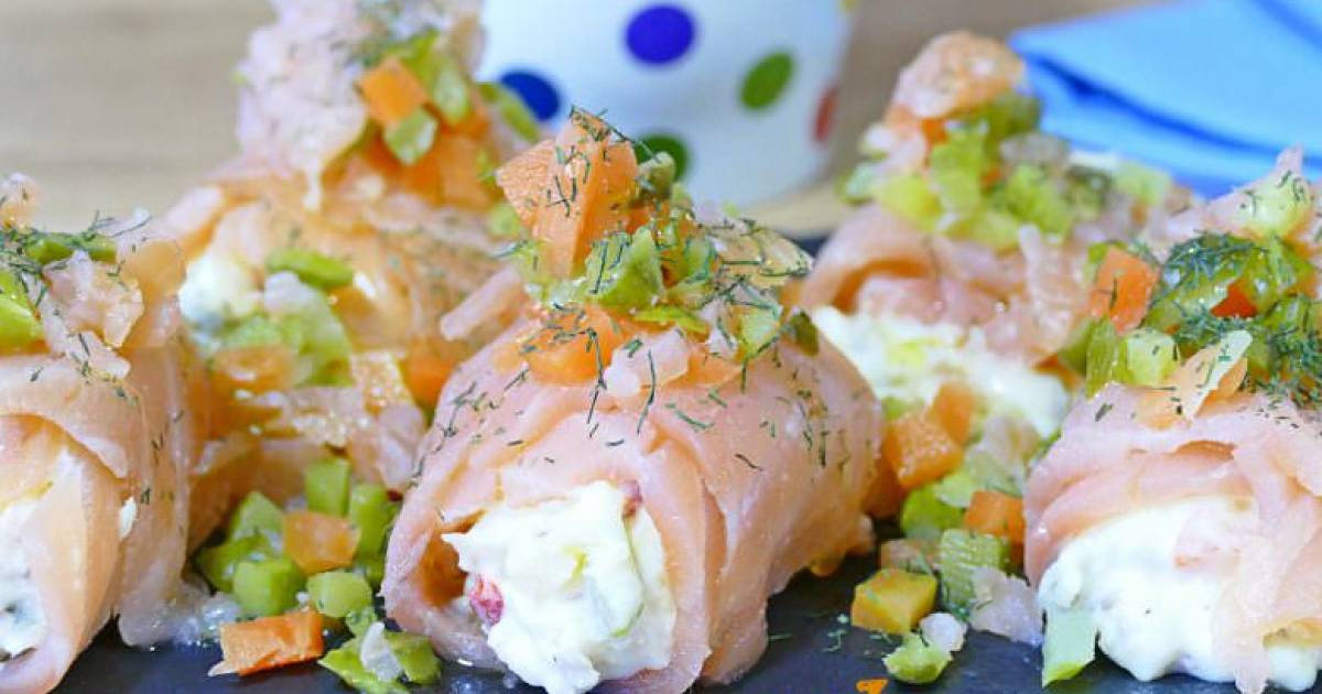 Rollitos de salmón ahumado rellenos de ensaladilla | Cocina y recetas